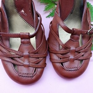 Vegan faux leather brown kitten heels size 8